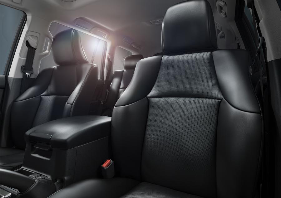 Детали интерьера Toyota Land Cruiser Prado (150) 2017 года  (EU) (фото 44 из 50)